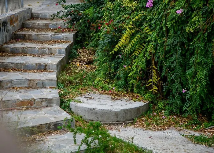 Bright 2br By Pedieos Park, Near Old Town Διαμέρισμα