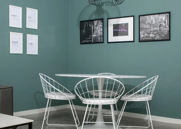 Διαμέρισμα Bright 2br By Pedieos Park, Near Old Town *