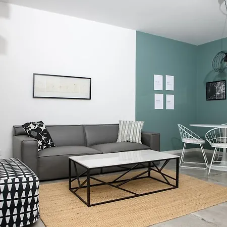 דירה Bright 2br By Pedieos Park, Near Old Town *