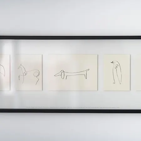 Bright 2br By Pedieos Park, Near Old Town דירה