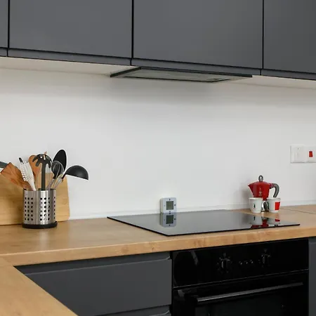 Bright 2br By Pedieos Park, Near Old Town * ניקוסיה