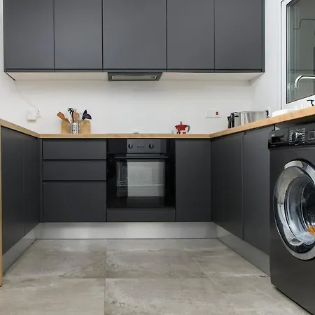 דירה Bright 2br By Pedieos Park, Near Old Town ניקוסיה