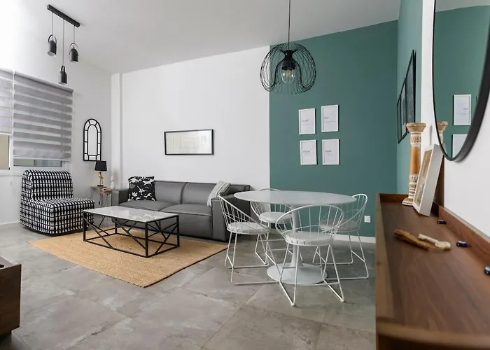 Bright 2br By Pedieos Park, Near Old Town * Nicosia