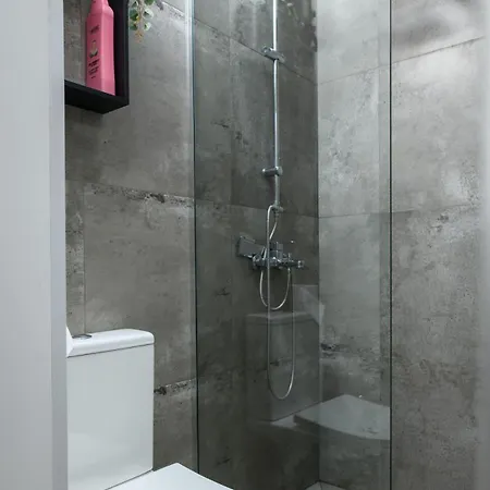 公寓 Bright 2br By Pedieos Park, Near Old Town