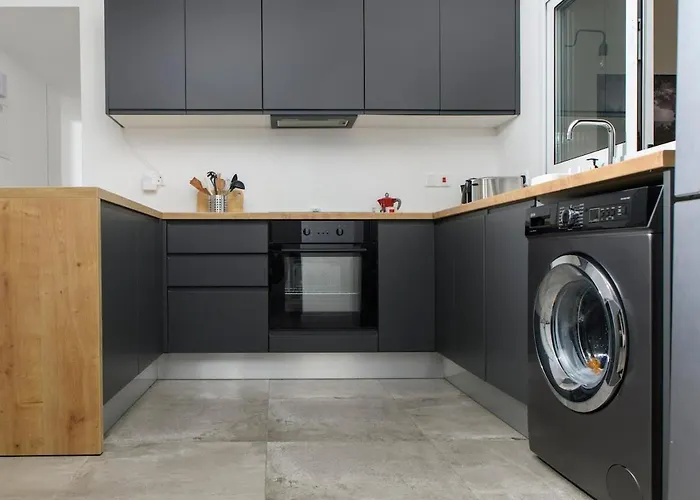 Lägenhet Bright 2br By Pedieos Park, Near Old Town Nicosia